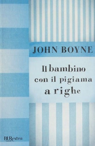 Il bambino con il pigiama a righe
