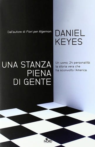 Una stanza piena di gente